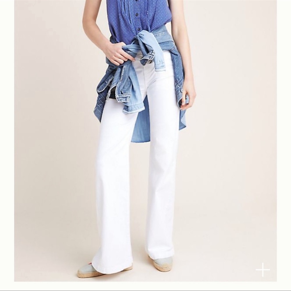 7 For All Mankind Georgia White Flare jeans in a Size 27.